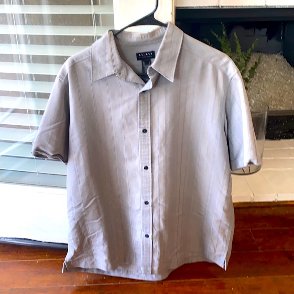 Men’s large button down shirt gray Axcess brand